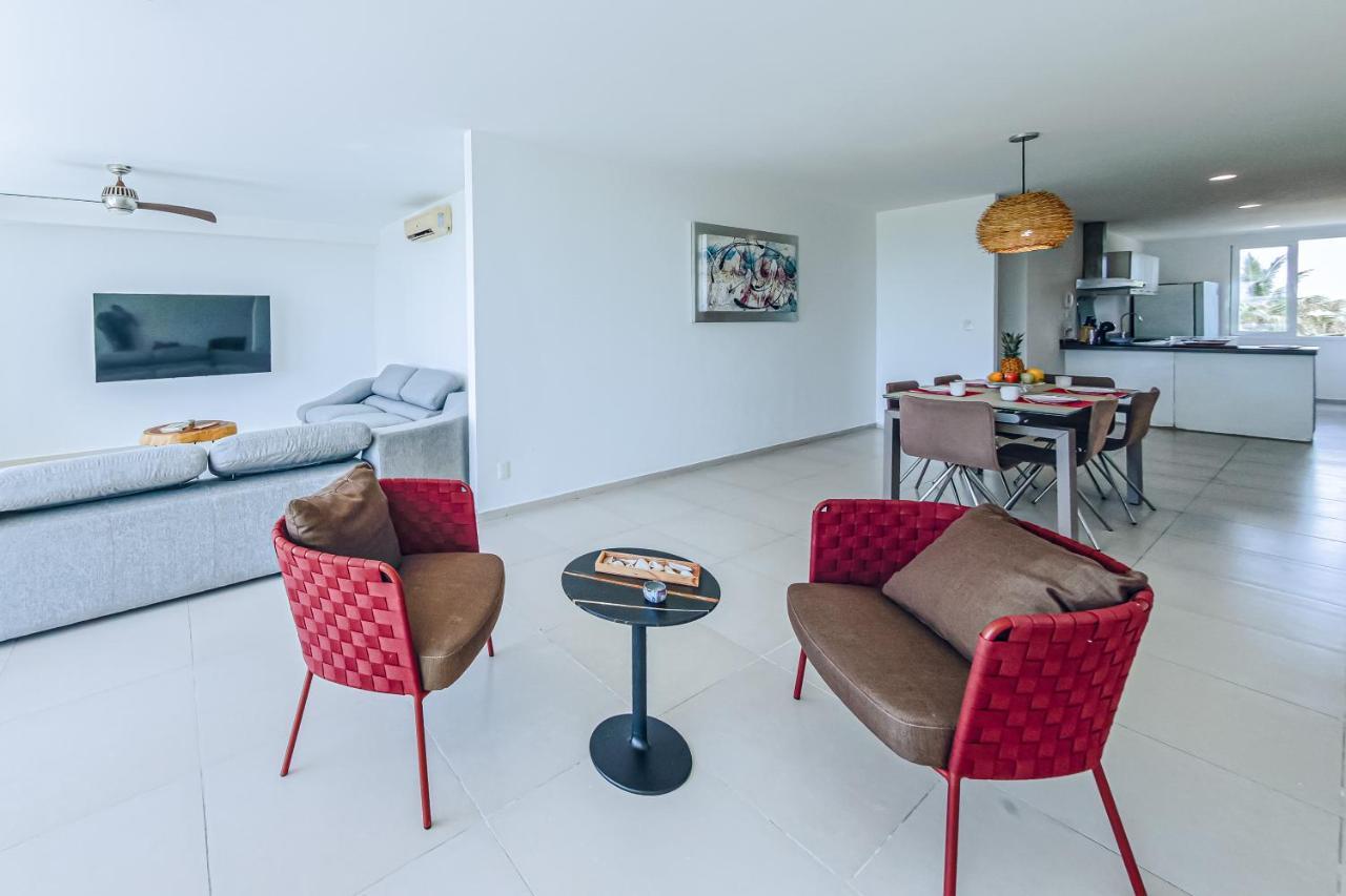 New Beachfront Luxury Apartments Cancún Eksteriør billede