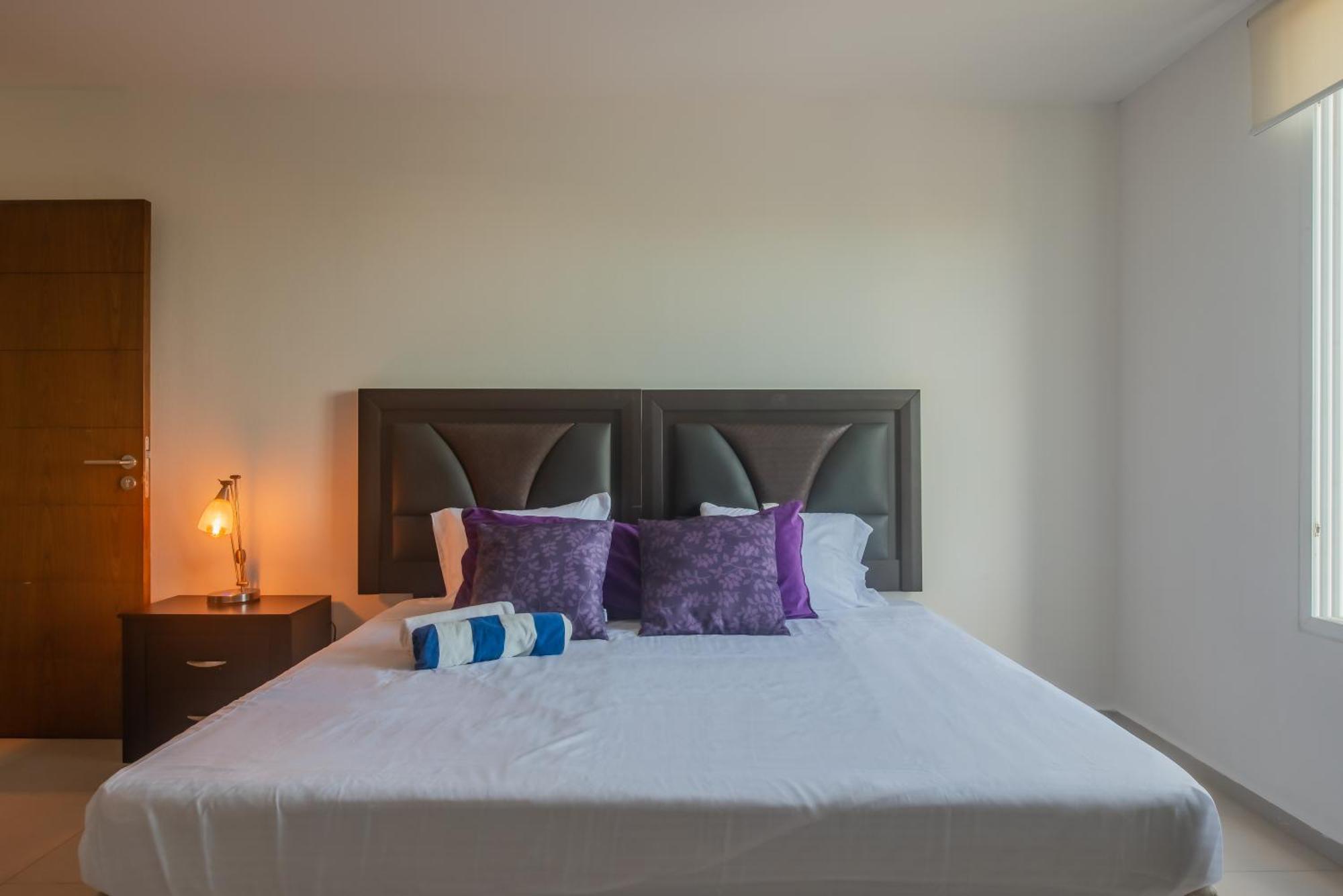 New Beachfront Luxury Apartments Cancún Eksteriør billede
