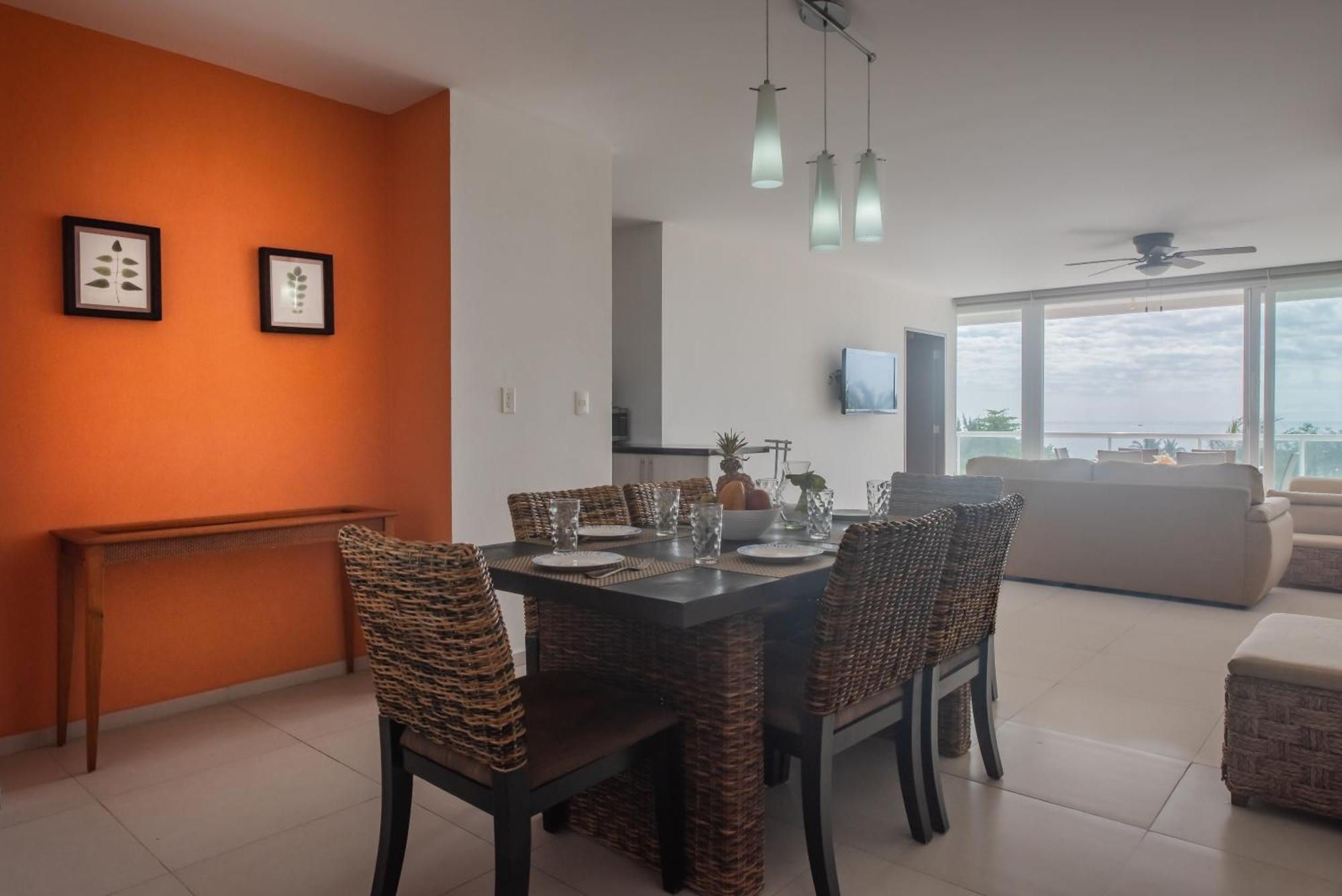 New Beachfront Luxury Apartments Cancún Eksteriør billede