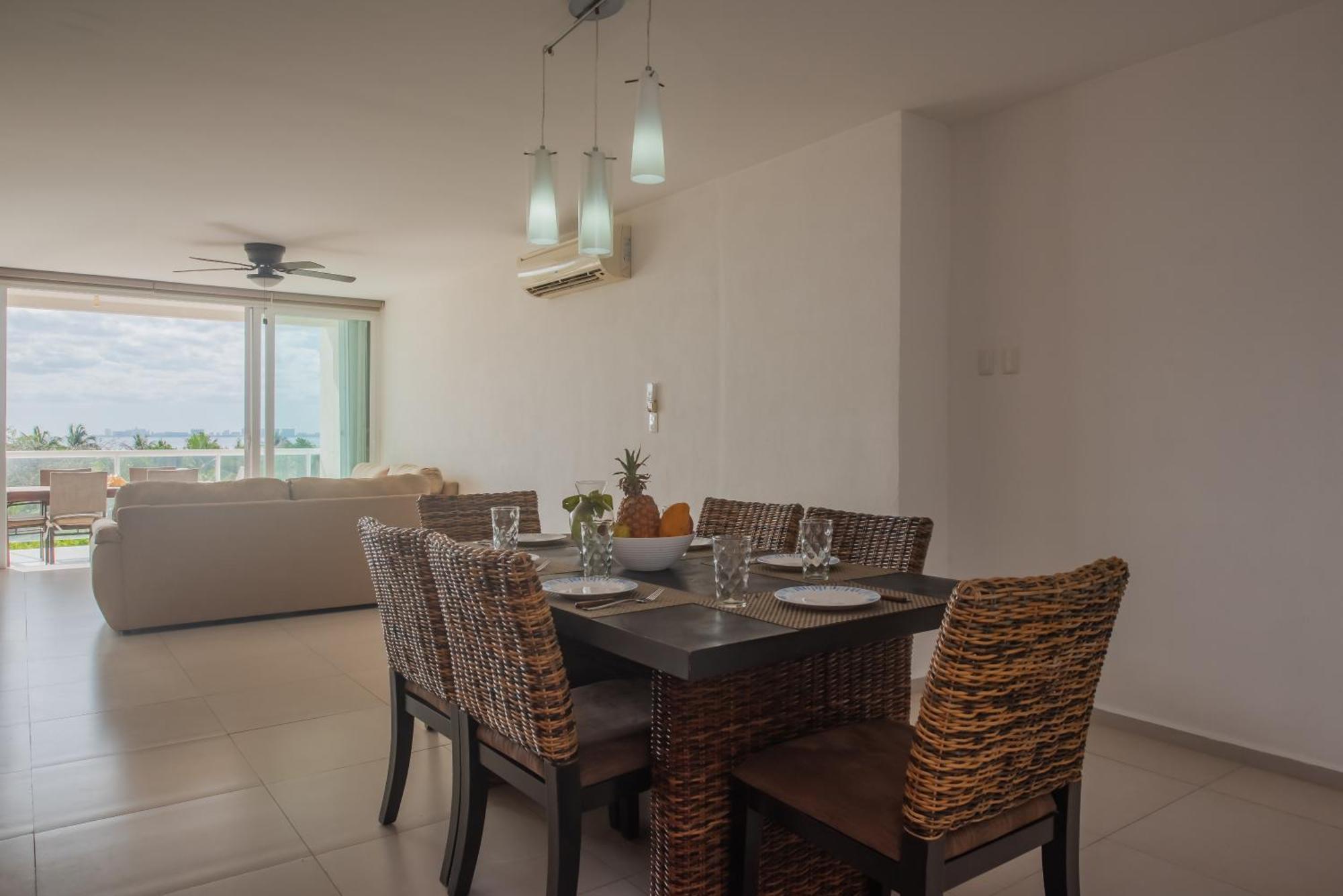 New Beachfront Luxury Apartments Cancún Eksteriør billede