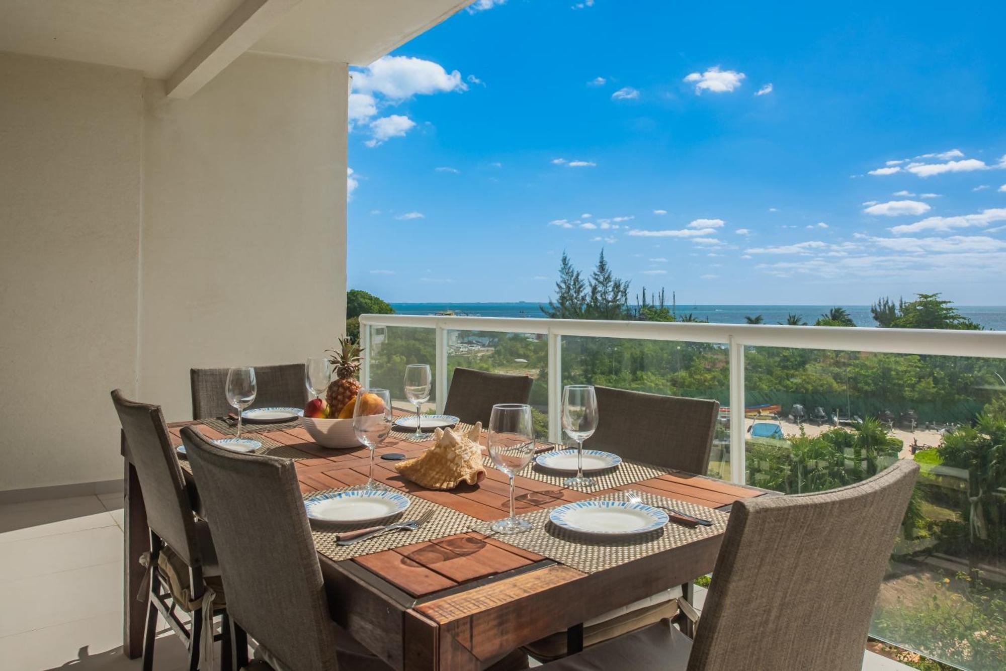 New Beachfront Luxury Apartments Cancún Eksteriør billede